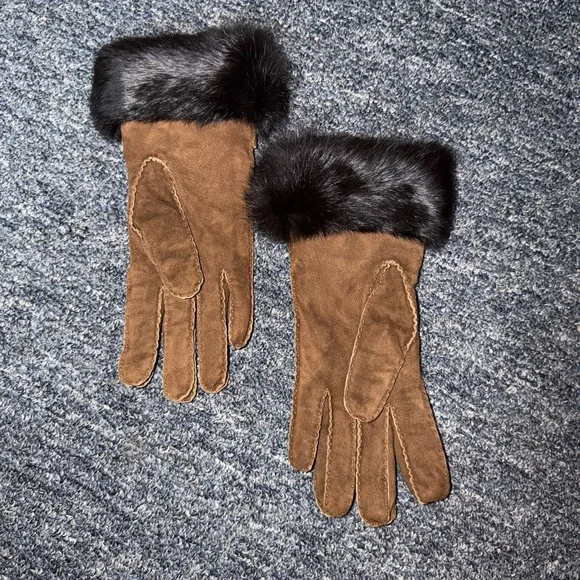 Coach Brown Suede Gloves with Black Faux Fur Cuff and Buckle - Picture 2 of 6
